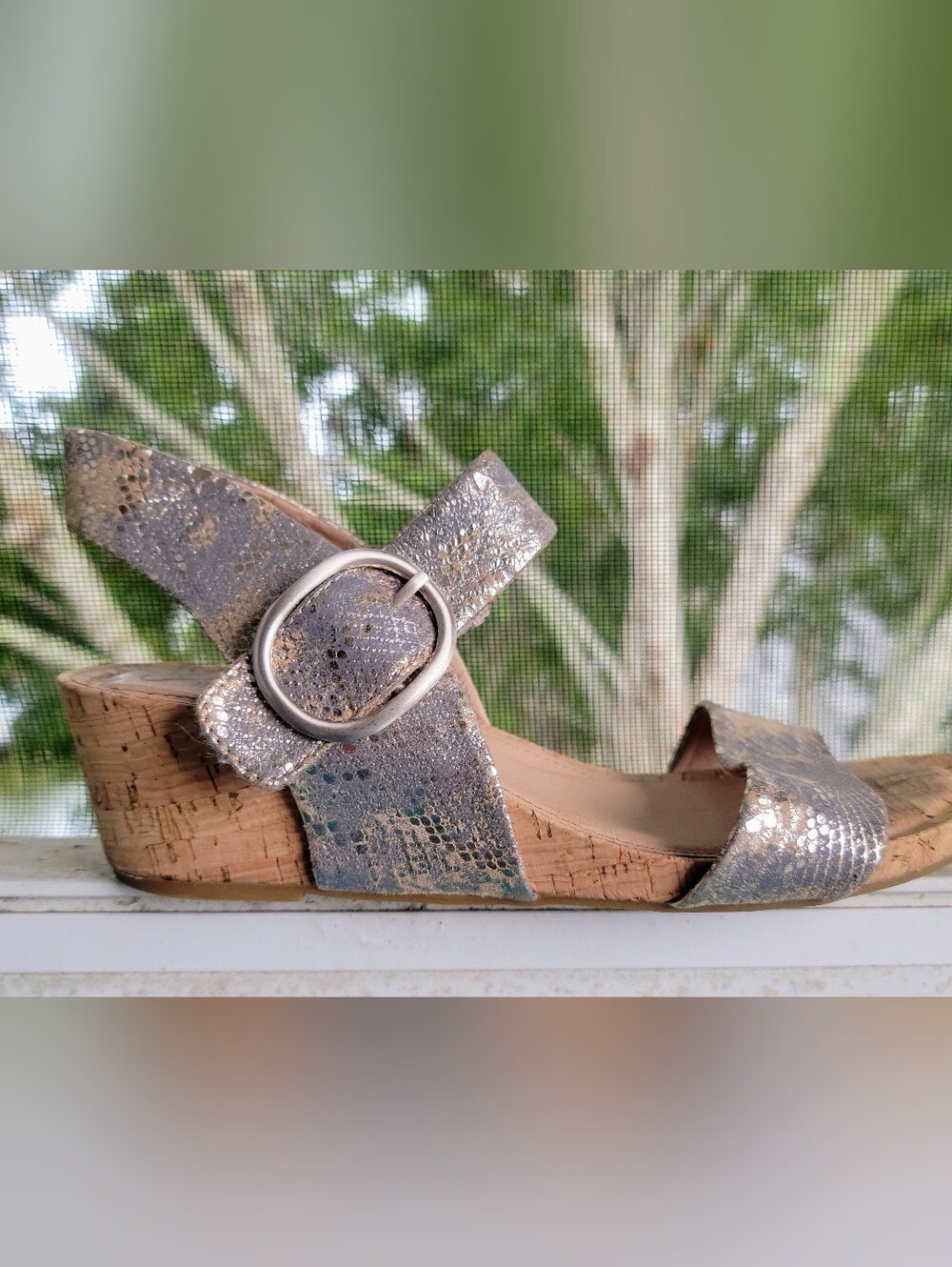 Söfft Vaya Gold Metallic Snakeskin Leather Cork Wedge Sandals Size 9.5 M Wedge